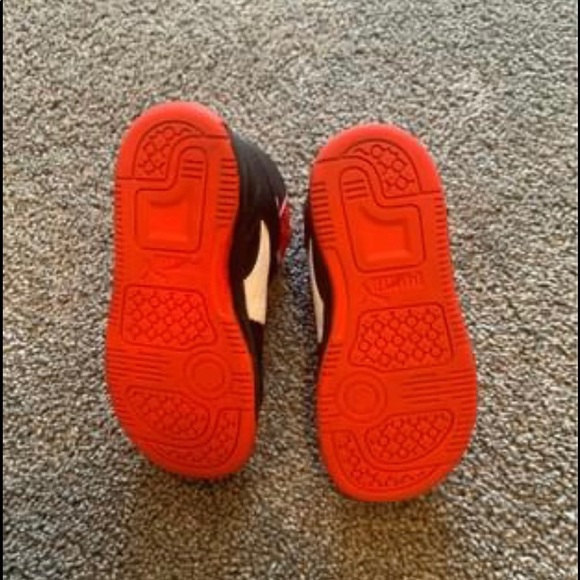 Toddler size 6 pumas - Picture 3 of 3